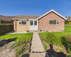 Hallgarth Road, Thorpe Audlin, Pontefract, West Yorkshire, WF8
